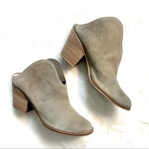 Chinese Laundry Kelso Open Suede Ankle Boot Clog